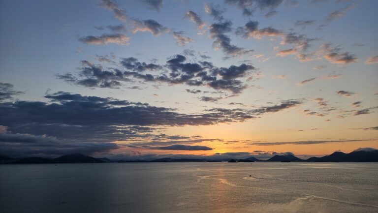 여수 화양면에서 찍은 바다2