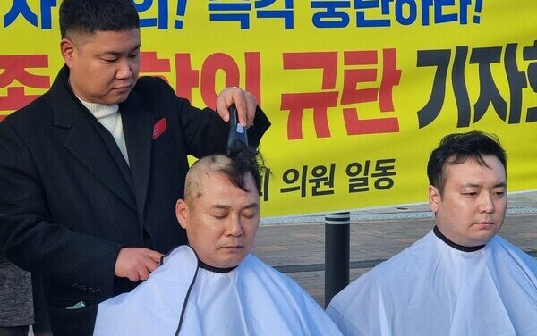 무안군의회 삭발모습